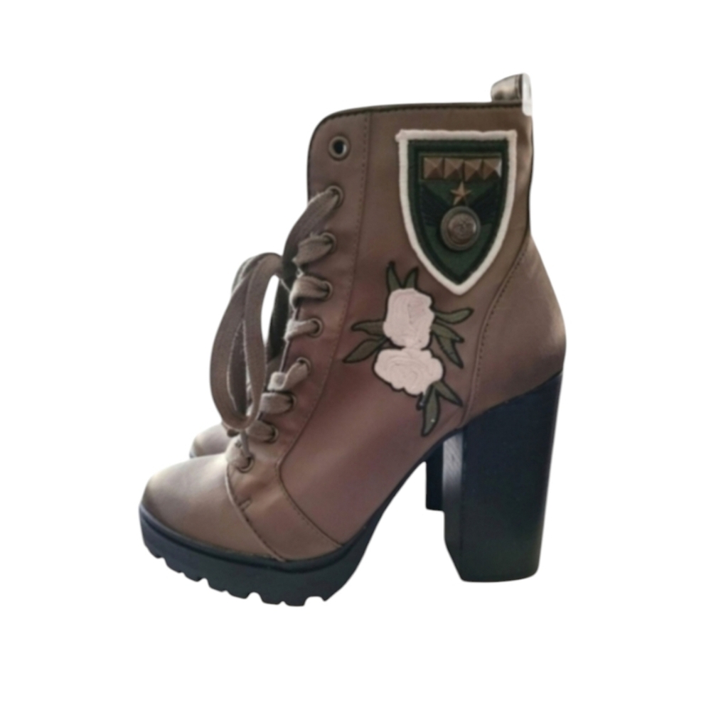 Steve Madden Laurie Army Green and Pink Rose Emblem Zip Up Moto Boots Size 7.5